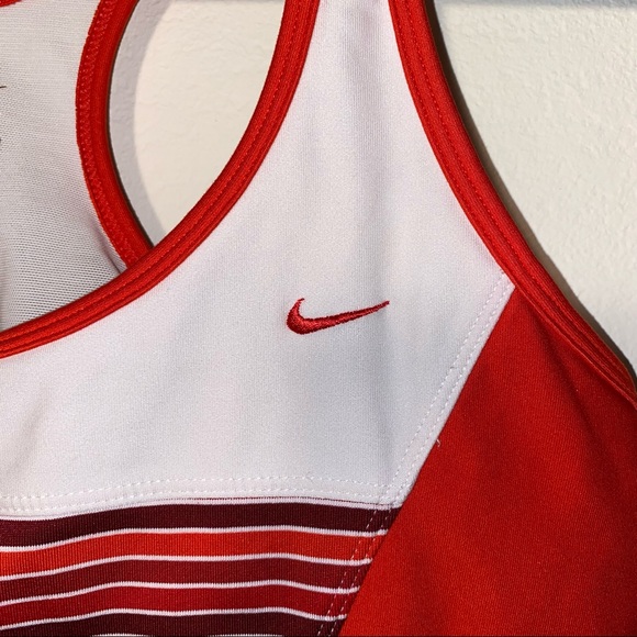 Nike Dri Fit Women’s Size M Striped Athletic Tank Top Built In Bra Racerback - Picture 2 of 7